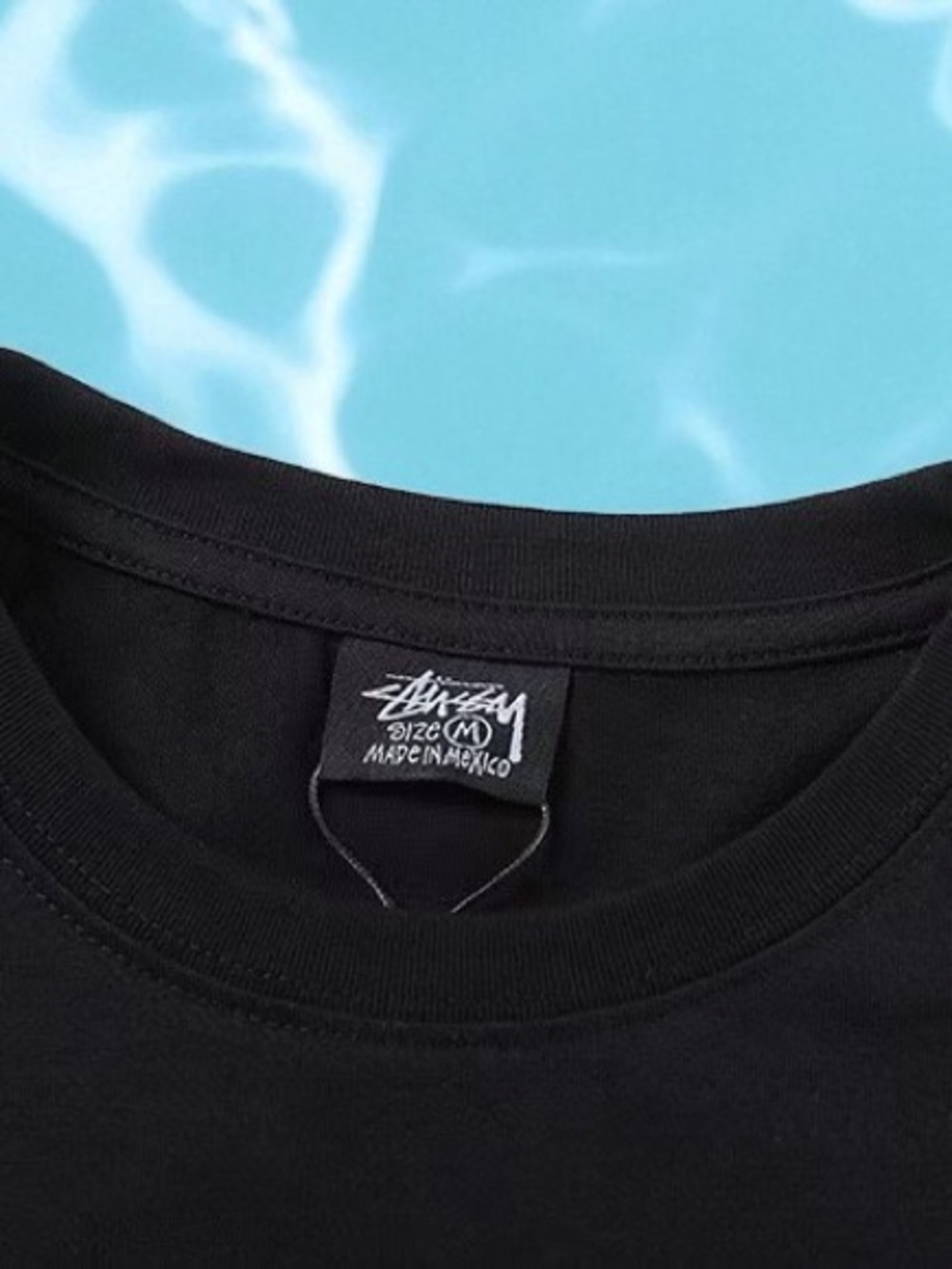 🎈Stussy Black Crewneck Tee - Logo Tag Detail - Picture 2 of 7